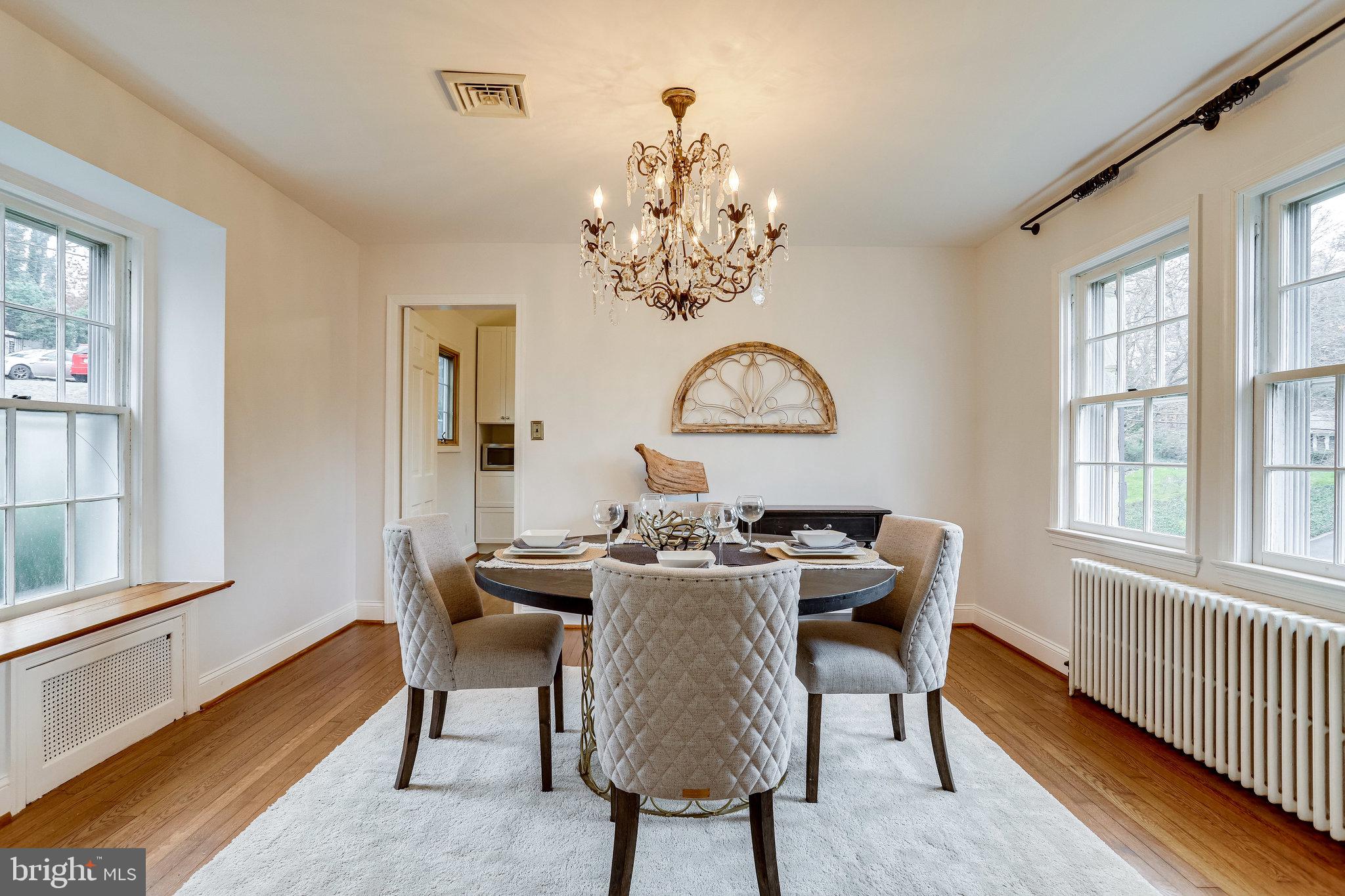 5946 Wilton Road Alexandria, VA 22310 - Photo 20 of 87 Light filled dining room