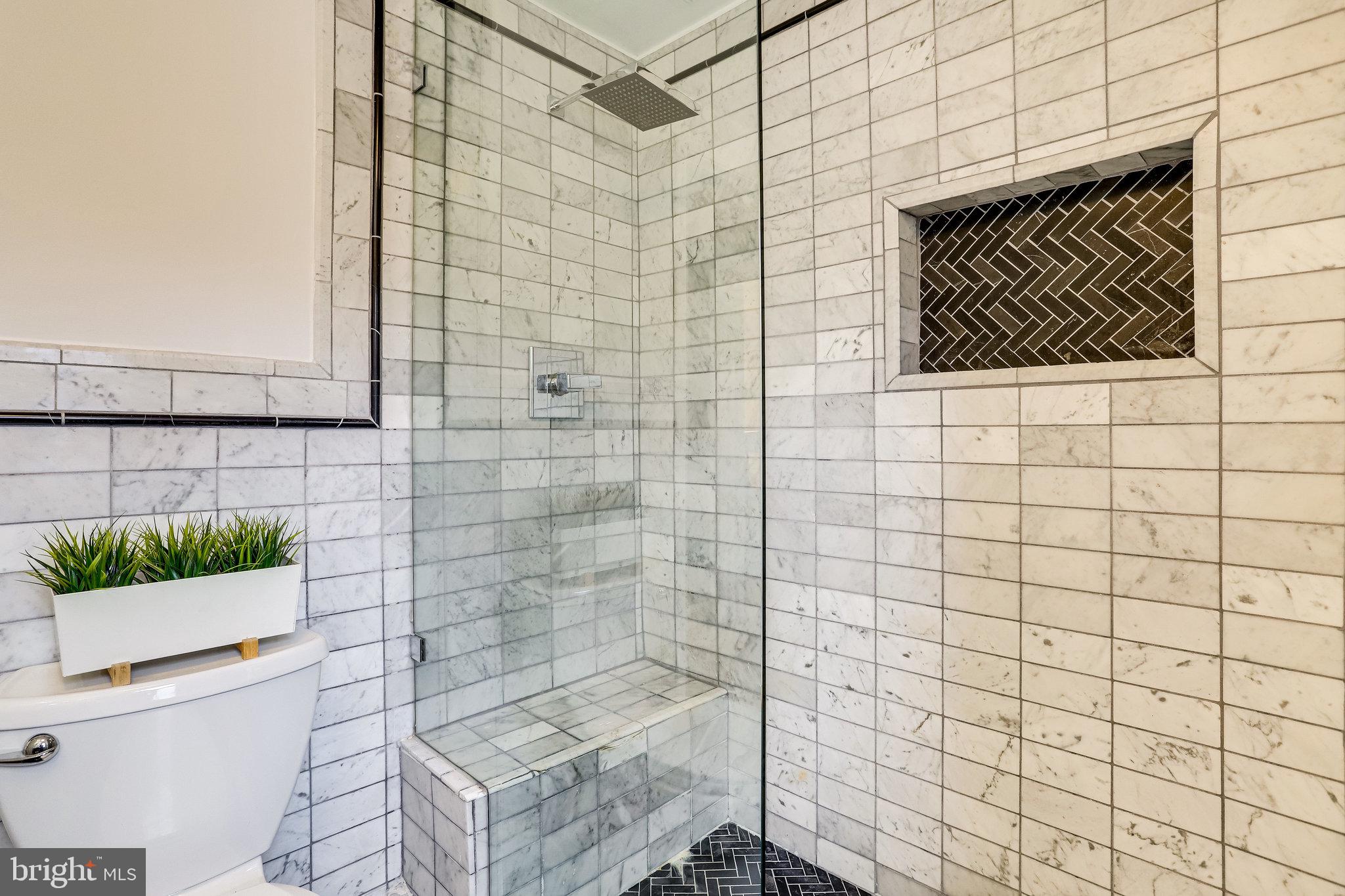 5946 Wilton Road Alexandria, VA 22310 - Photo 61 of 87 Black and white is so chic