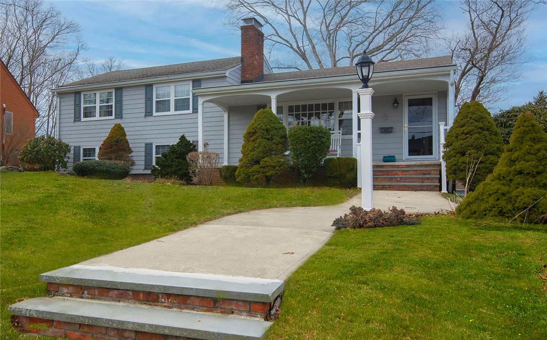 52 Bellevue Avenue Westerly, RI 02891 - Photo 17 of 18