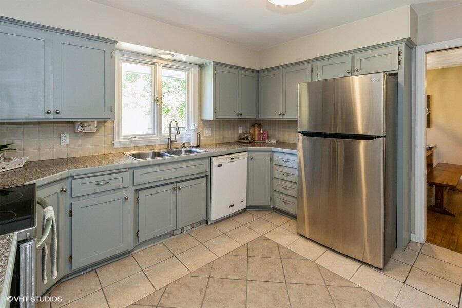 3406 Middlebrook Road St. Joseph, MI 49085 - Photo 8 of 31 17_3406MiddlebrookRoad_2029_LowRes