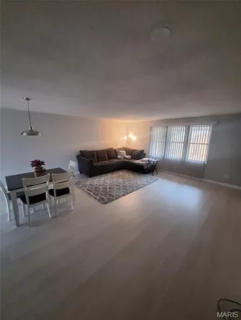 $289,000 | 9745 East Cottonwood Lane, Bloomsdale, MO 63627