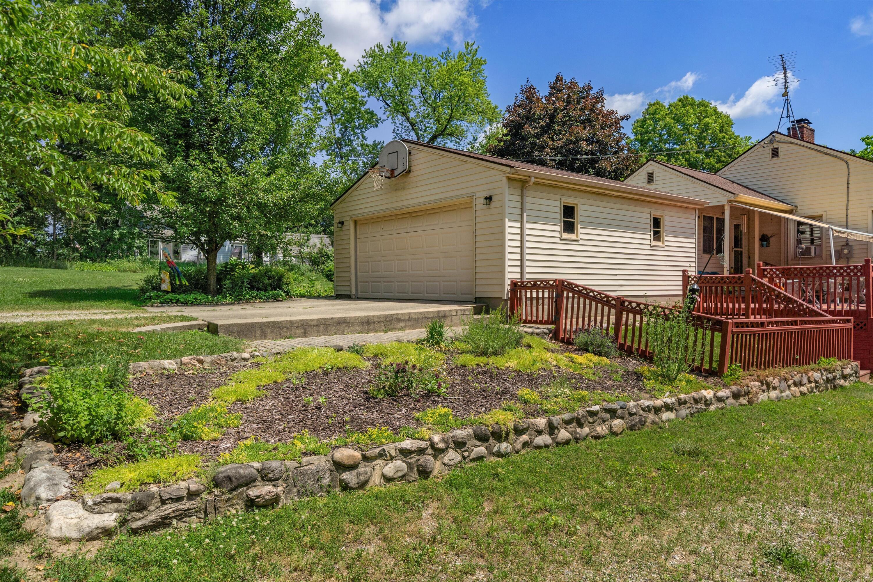 16009 Cavanaugh Lake Road Chelsea, MI 48118 - Photo 45 of 56 Garage
