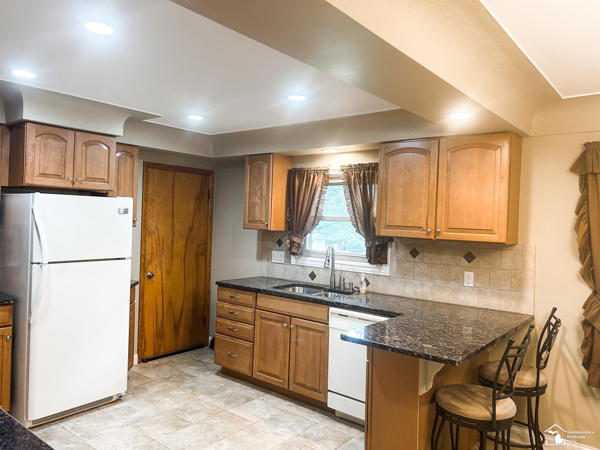 296 East Hurd Road Monroe, MI 48162 - Photo 14 of 48