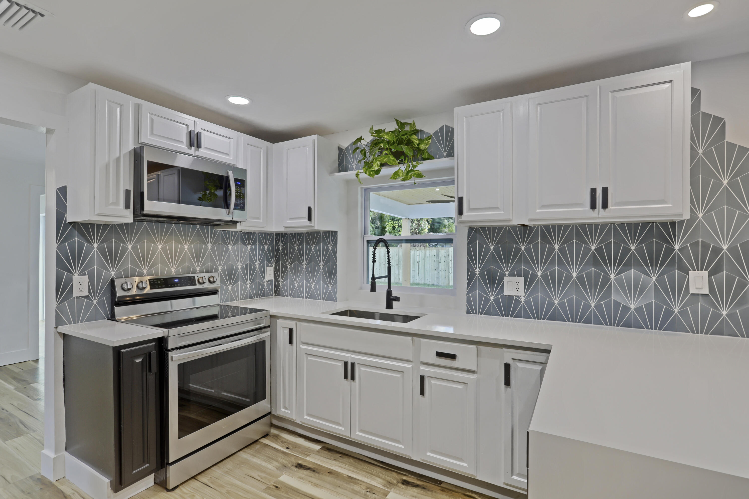 2674 Lone Pine Road Palm Beach Gardens, FL 33410 - Photo 1 of 61 15__20a7870-hdr(7)_cc