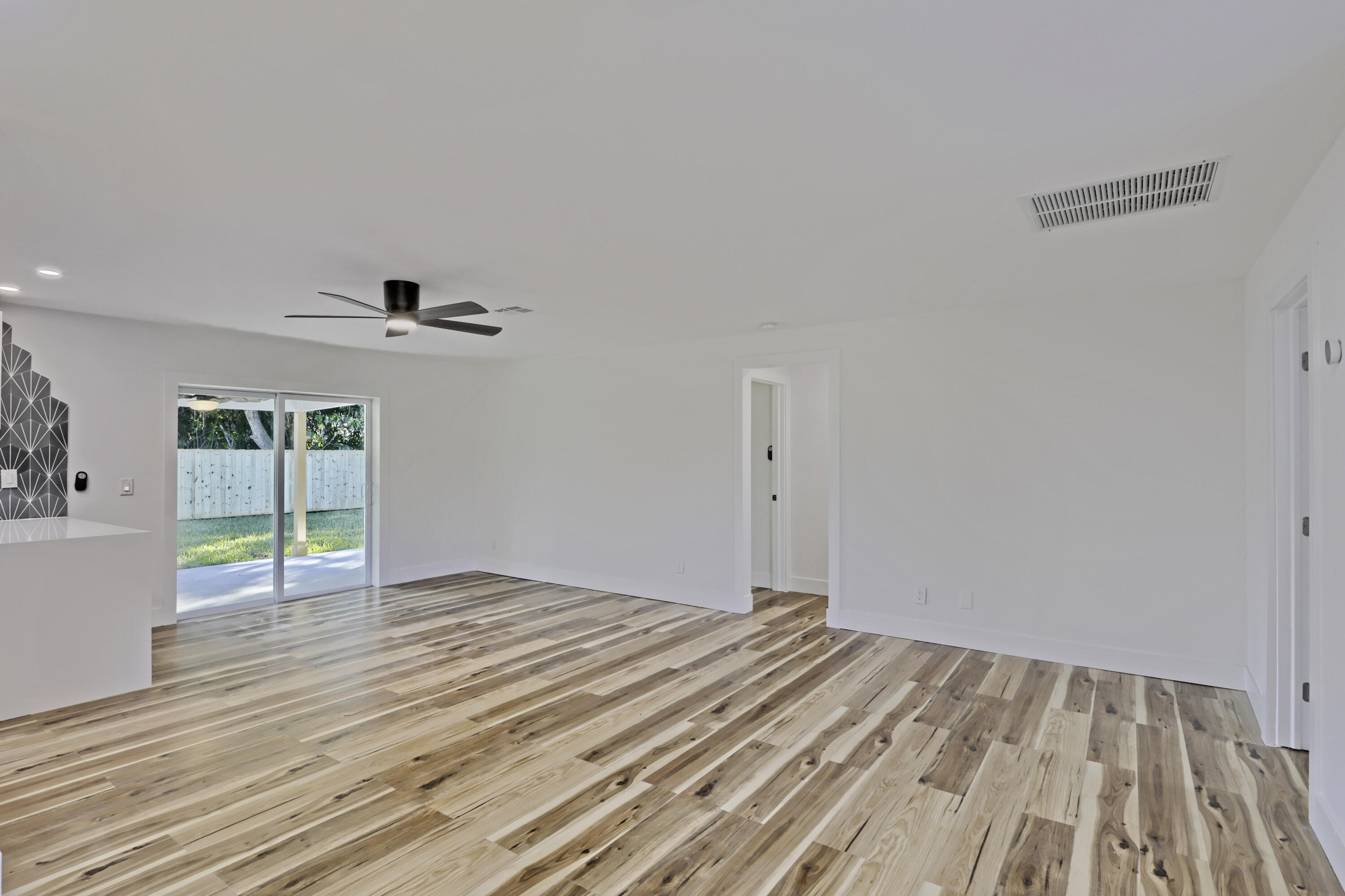 2674 Lone Pine Road Palm Beach Gardens, FL 33410 - Photo 11 of 61 11__20a7807-hdr(7)_cc