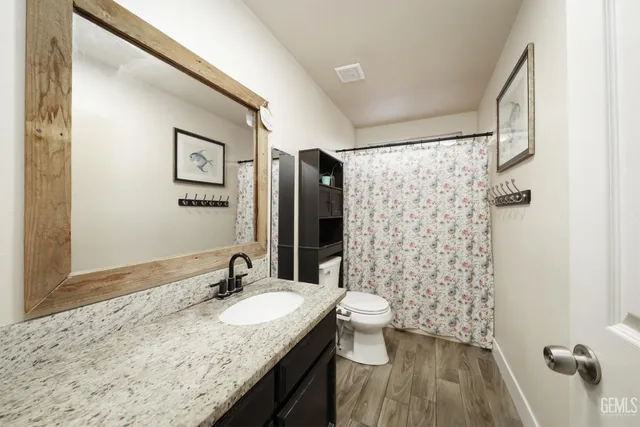 $320,000 | Undisclosed Address, Shafter, CA 93263