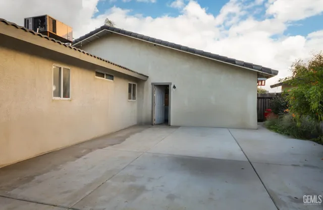 $320,000 | Undisclosed Address, Shafter, CA 93263
