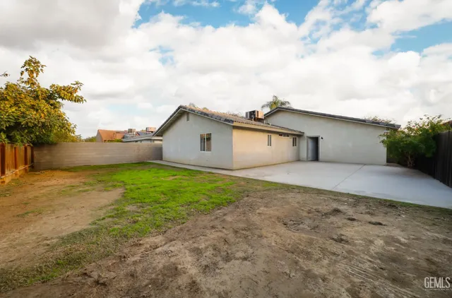 $320,000 | Undisclosed Address, Shafter, CA 93263