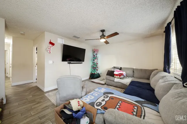 $320,000 | Undisclosed Address, Shafter, CA 93263