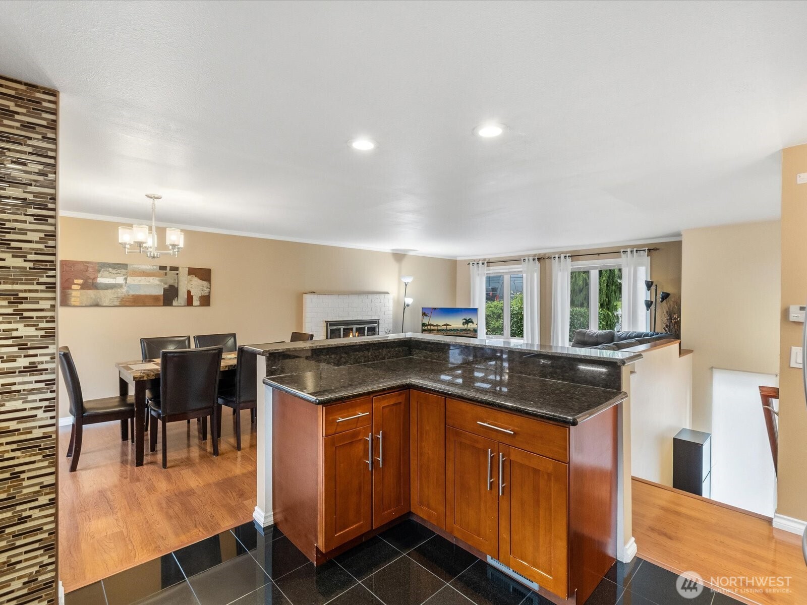 22427 82nd Avenue West Edmonds, WA 98026 - Photo 9 of 29