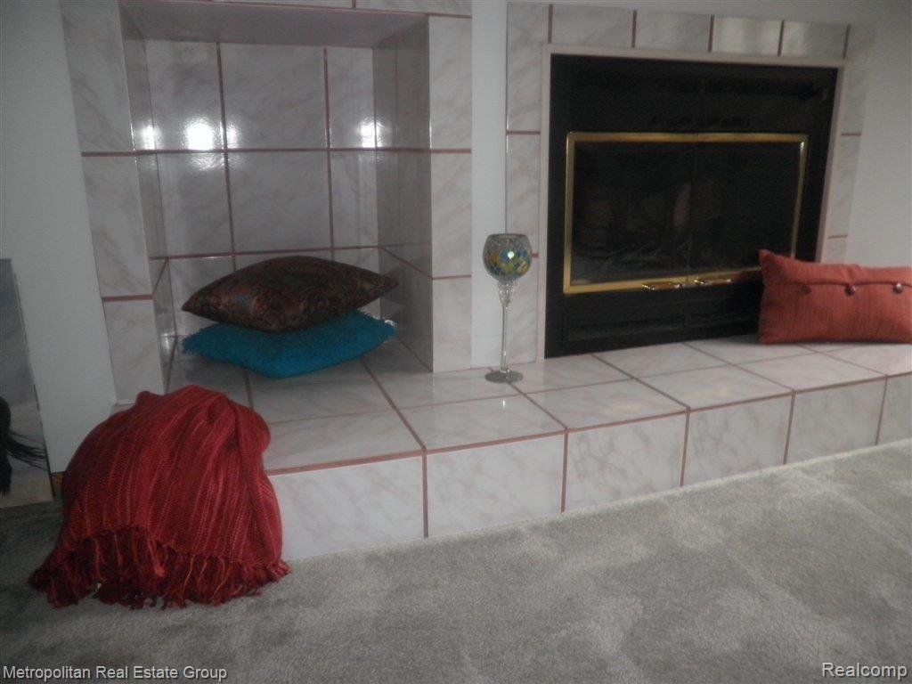 3502 Hazelton Avenue Rochester, MI 48307 - Photo 10 of 10 P9130217.JPG