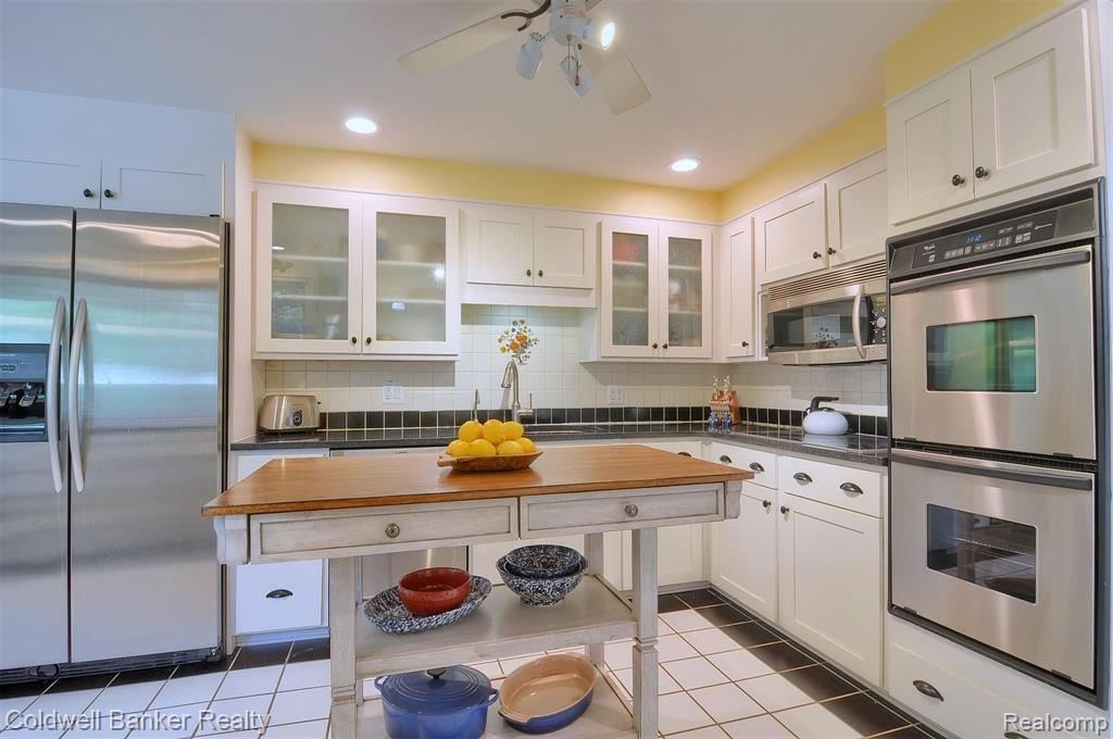 391 Cranbrook Road Bloomfield Hills, MI 48301 - Photo 10 of 35