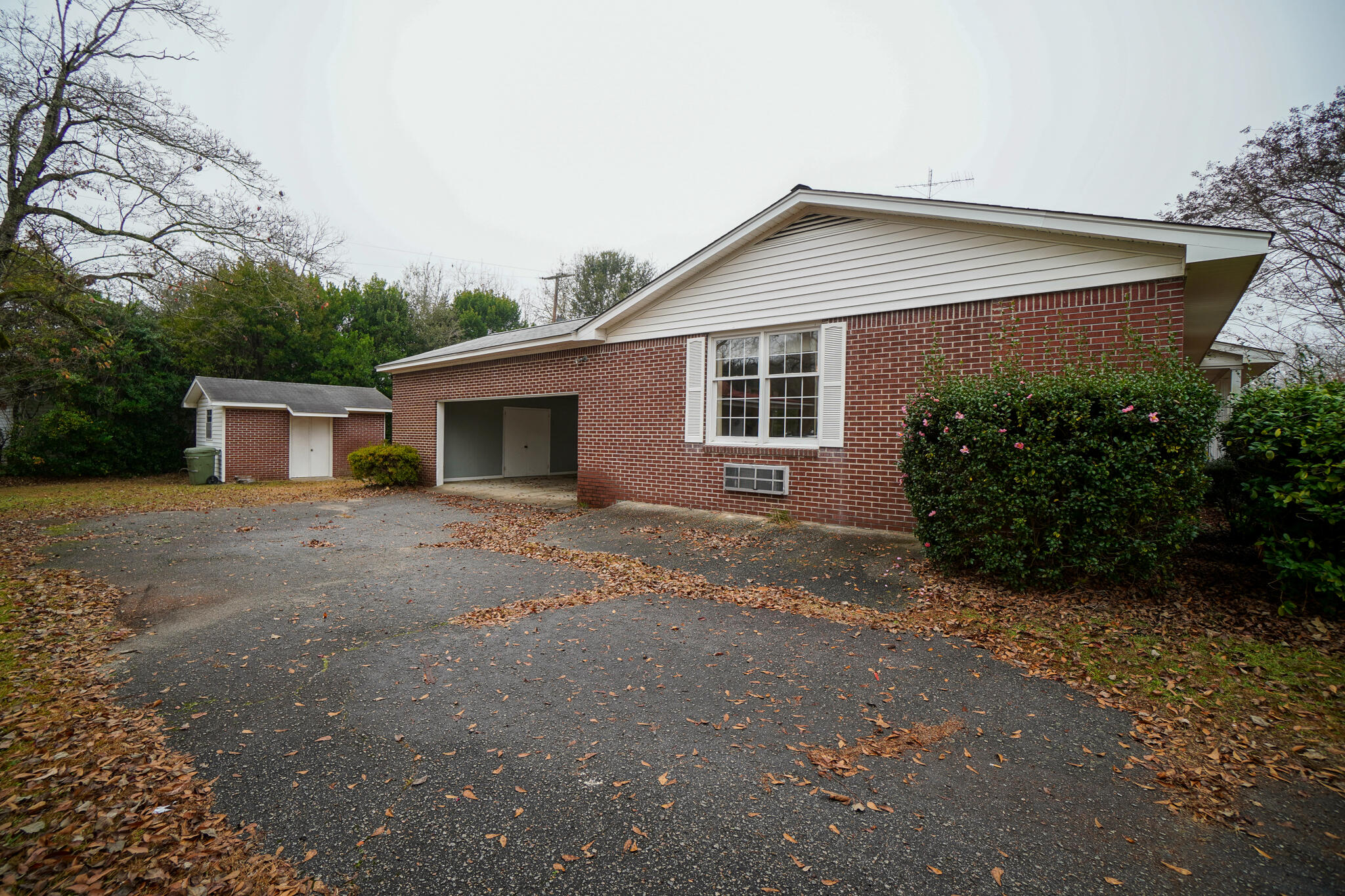 114 Robinson Drive North, SC 29112 - Photo 2 of 57 Robinson-57