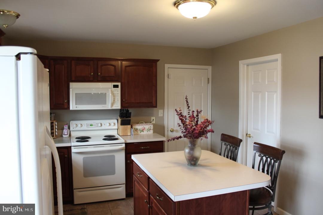 2236 Spring Valley Road Lancaster, PA 17601 - Photo 5 of 23 Gallery Image 5