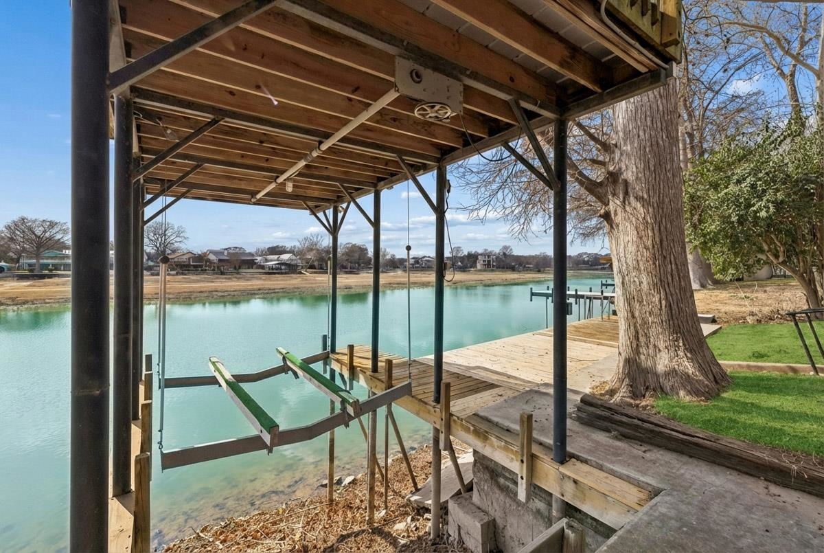 1307 Terminal Loop Road McQueeney, TX 78123 - Photo 5 of 23