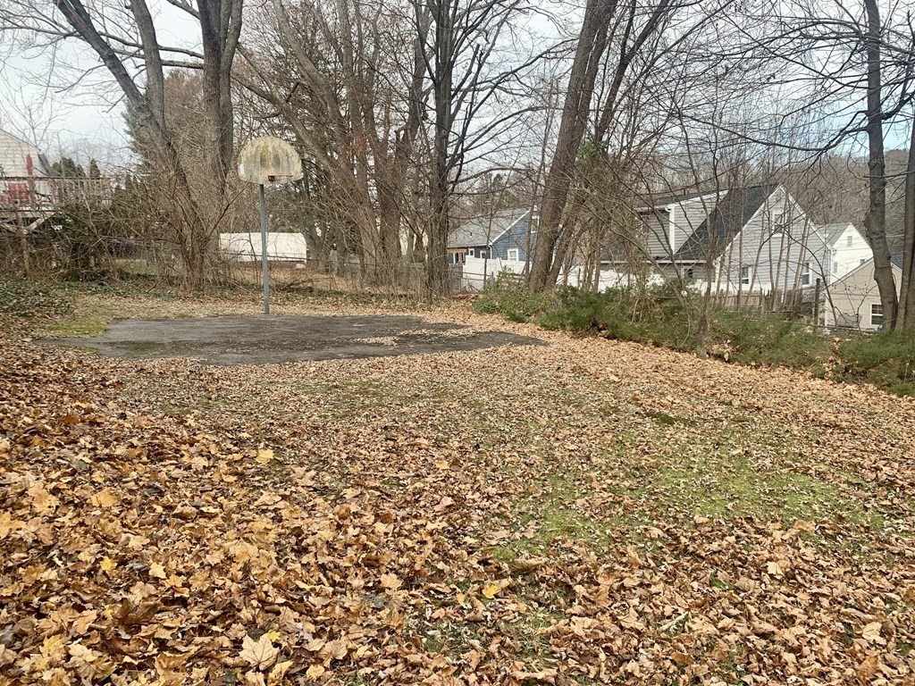 11 Manor Road Auburn, MA 01501 - Photo 5 of 31