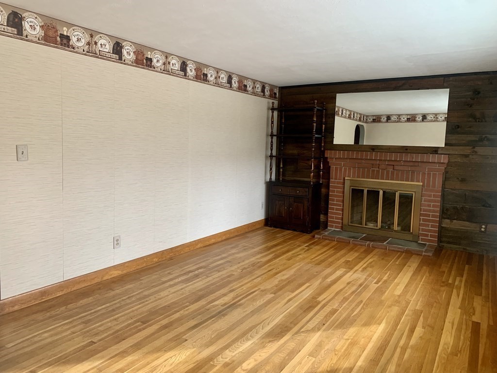 11 Manor Road Auburn, MA 01501 - Photo 7 of 31