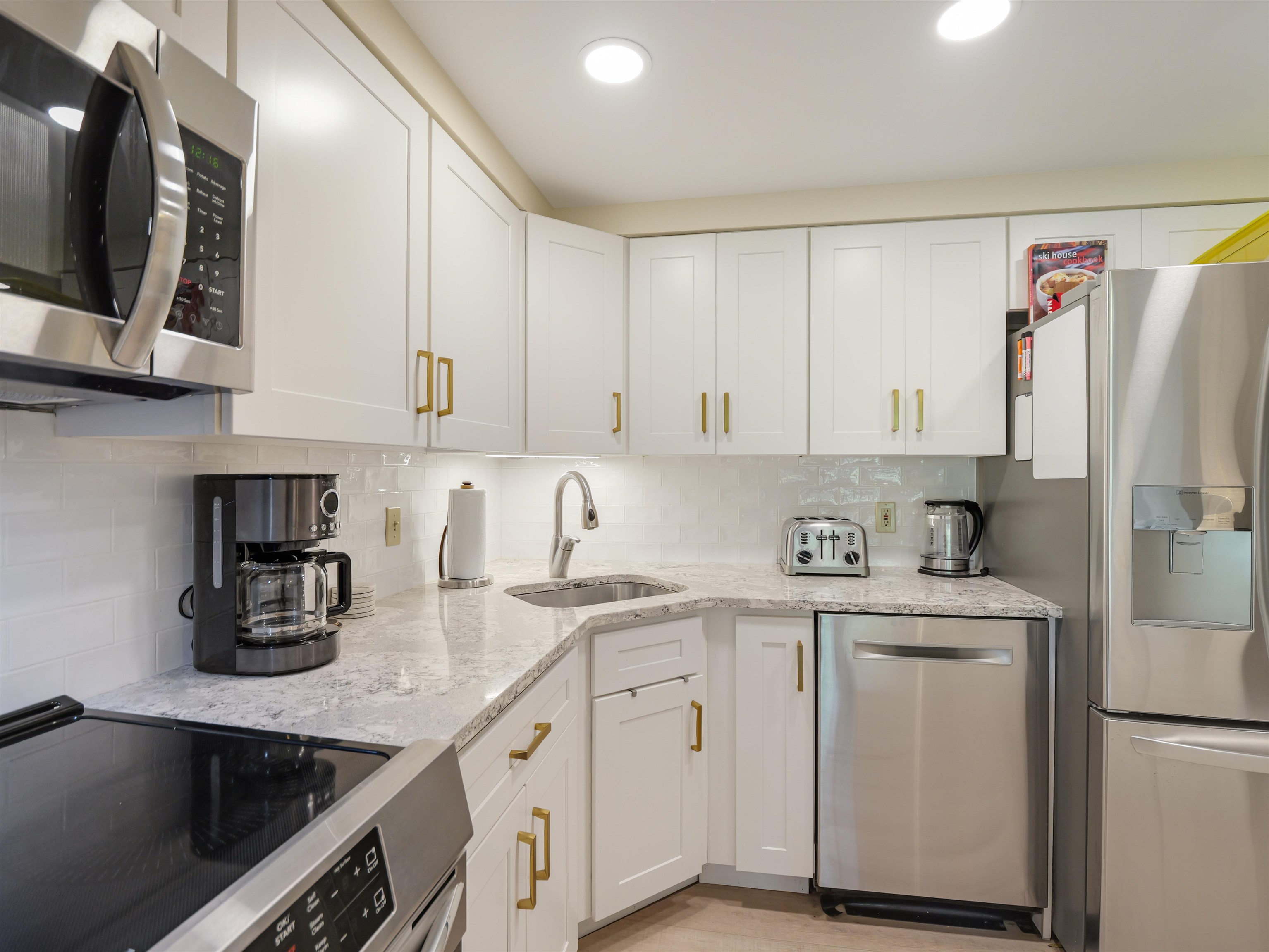 137 East Mountain Road, Unit 2E2 Killington, VT 05751 - Photo 11 of 49 Gallery Image 11