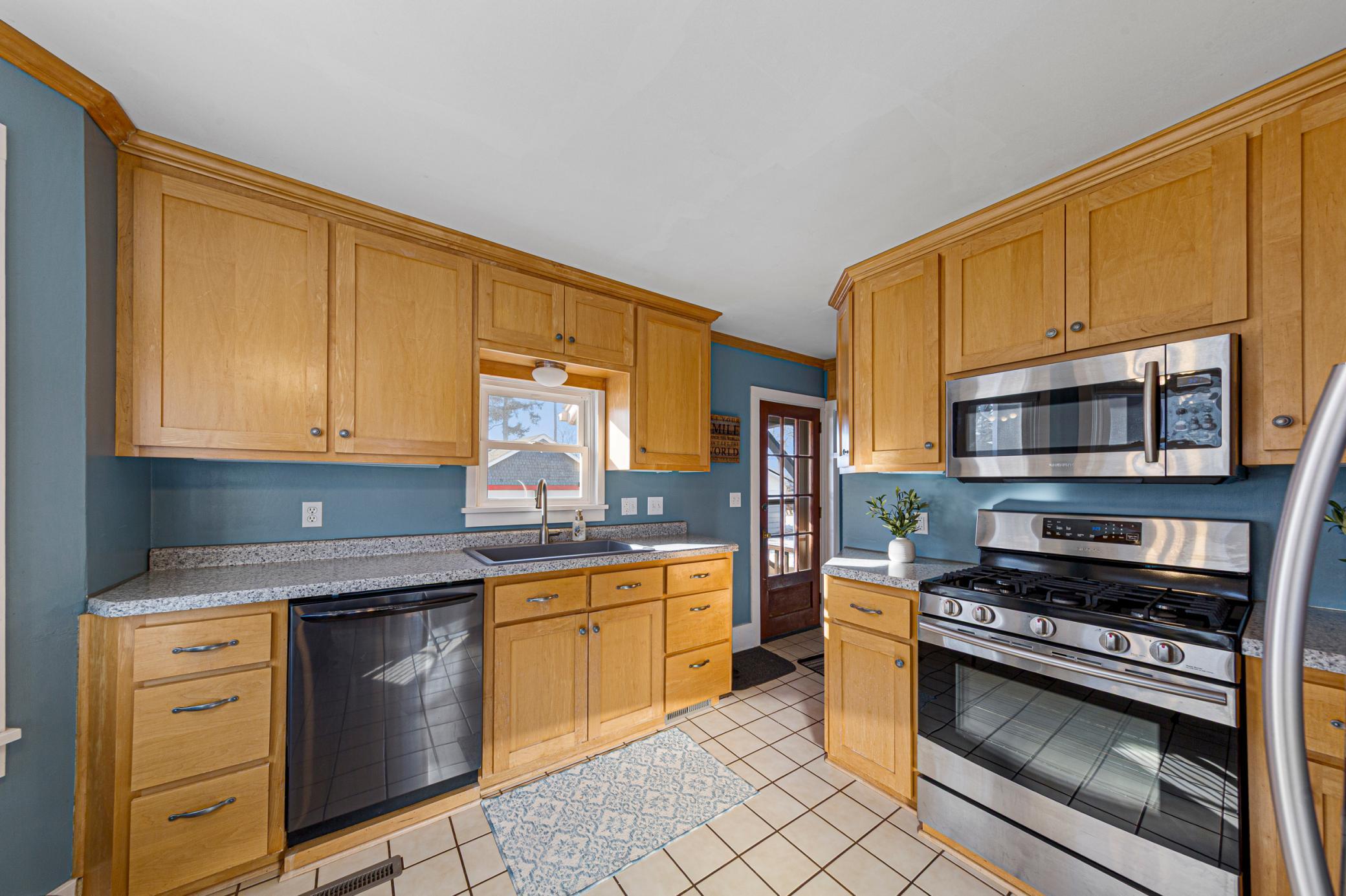 836 7th Avenue Southwest Faribault, MN 55021 - Photo 14 of 36