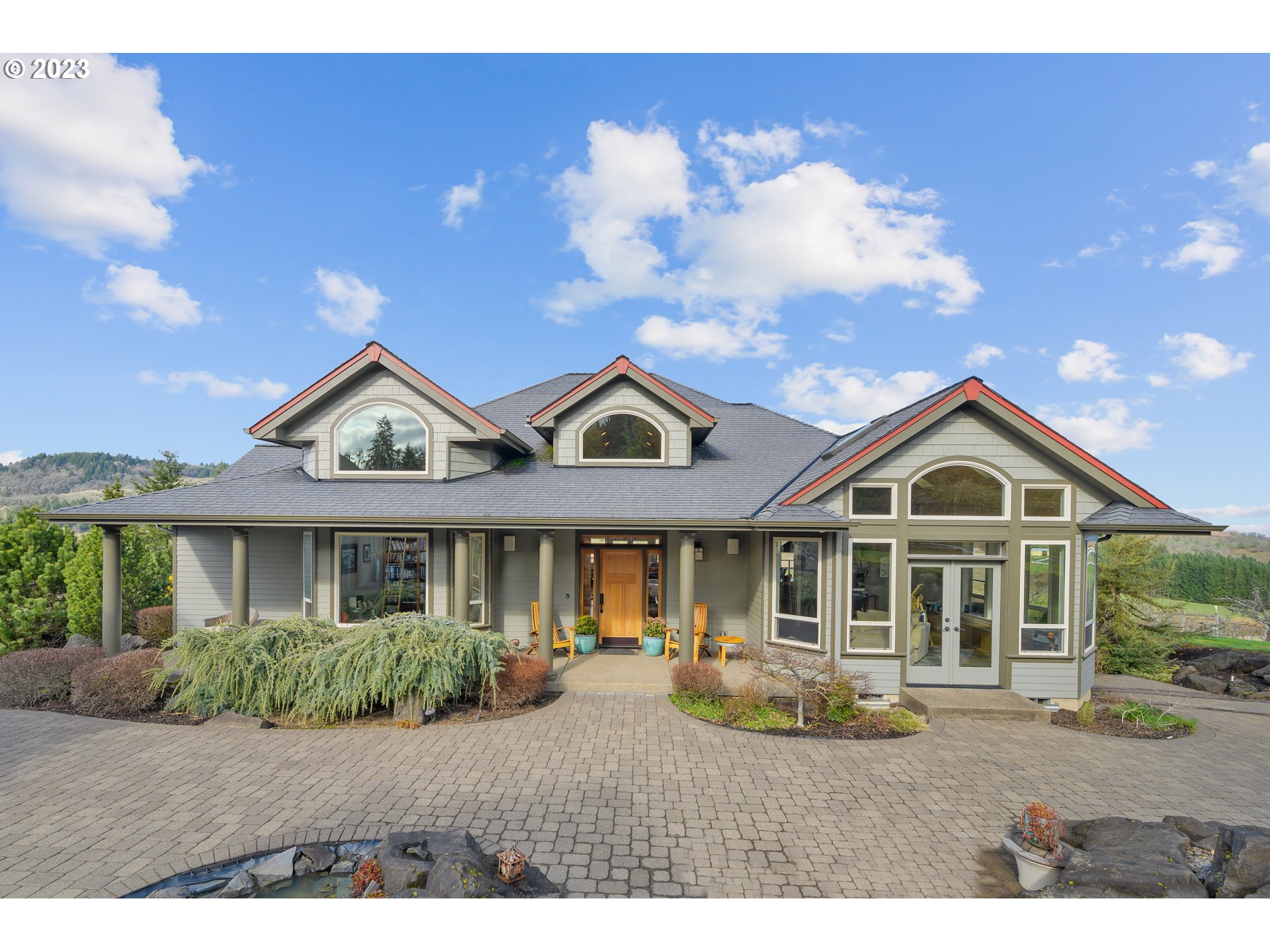 16755 Southwest Masonville Road McMinnville, OR 97128 - Photo 1 of 32 a front view of a house with a yard
