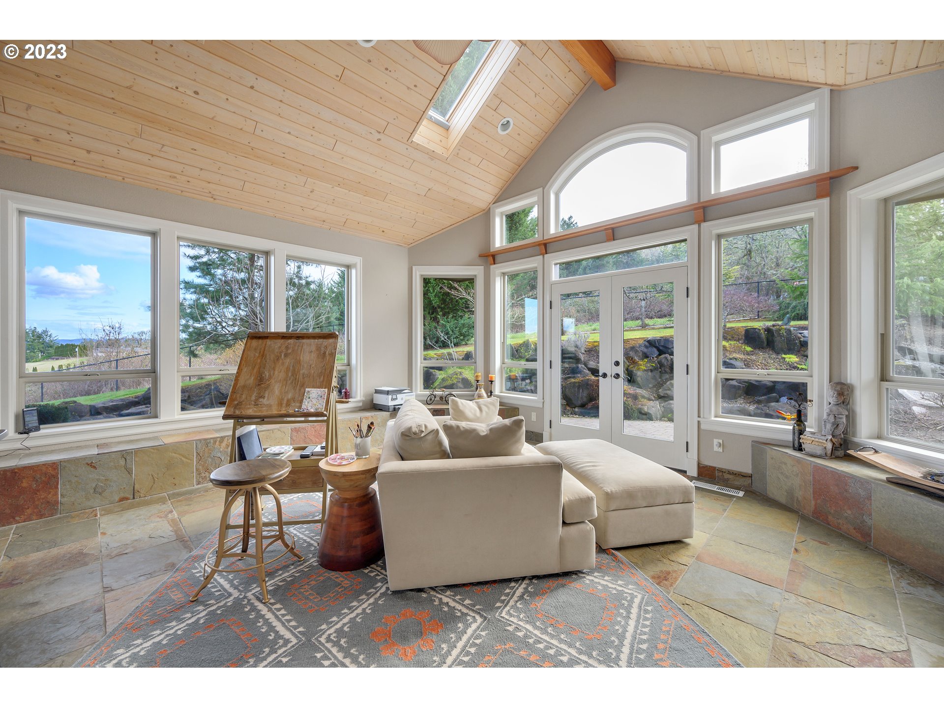 16755 Southwest Masonville Road McMinnville, OR 97128 - Photo 15 of 32 a living room with furniture and a large window