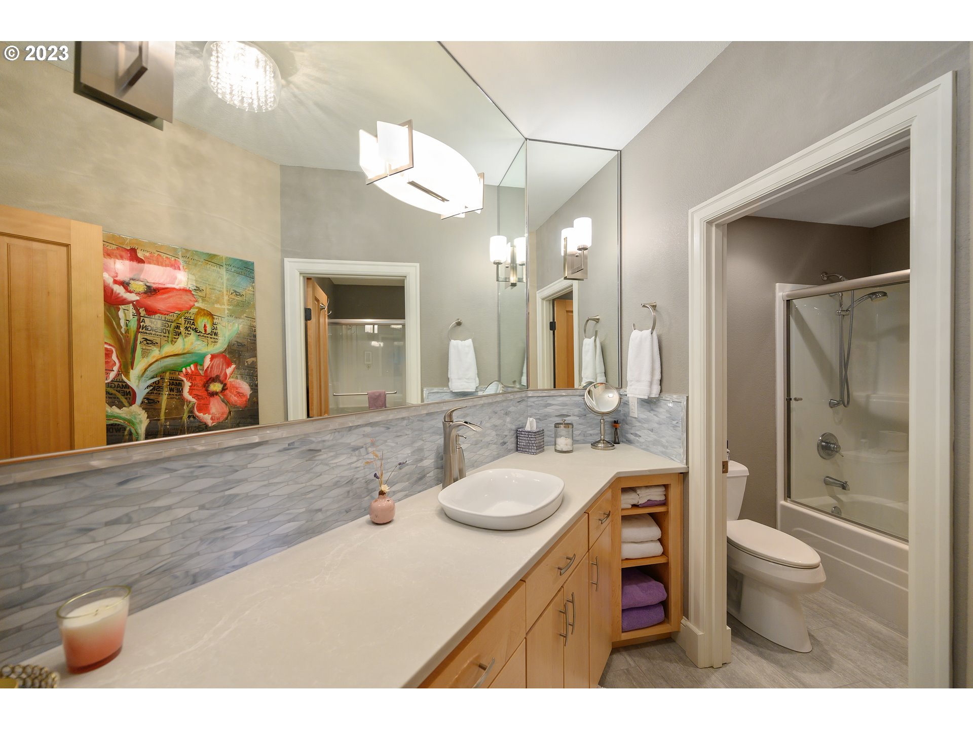 16755 Southwest Masonville Road McMinnville, OR 97128 - Photo 22 of 32 a bathroom with a sink a toilet and shower