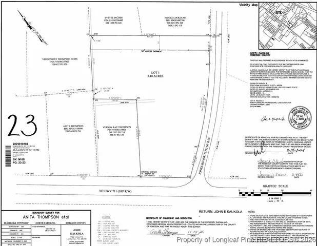 a black and white photo of a picture