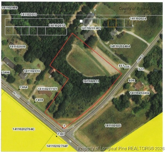 711 Nc Highway Pembroke, NC 28372 - Photo 2 of 8 a view of swimming pool