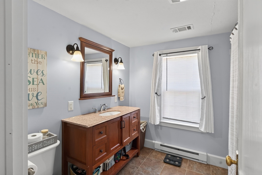 21 West Spring Street Tisbury, MA 02568 - Photo 25 of 30 Gallery Image 25