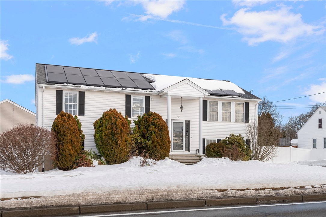 789 High Street Cumberland, RI 02864 - Photo 3 of 32