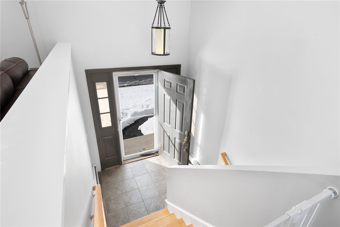 789 High Street Cumberland, RI 02864 - Photo 4 of 32