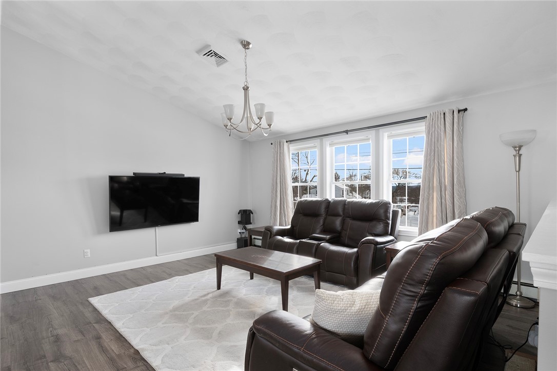 789 High Street Cumberland, RI 02864 - Photo 7 of 32