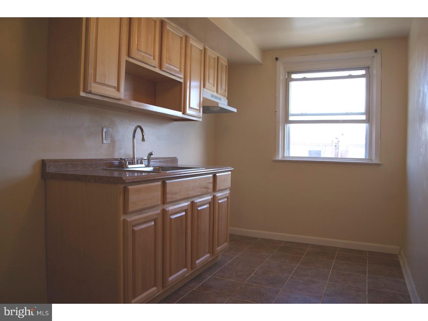 7102 Clinton Road Upper Darby, PA 19082 - Photo 4 of 8 Unit #2
