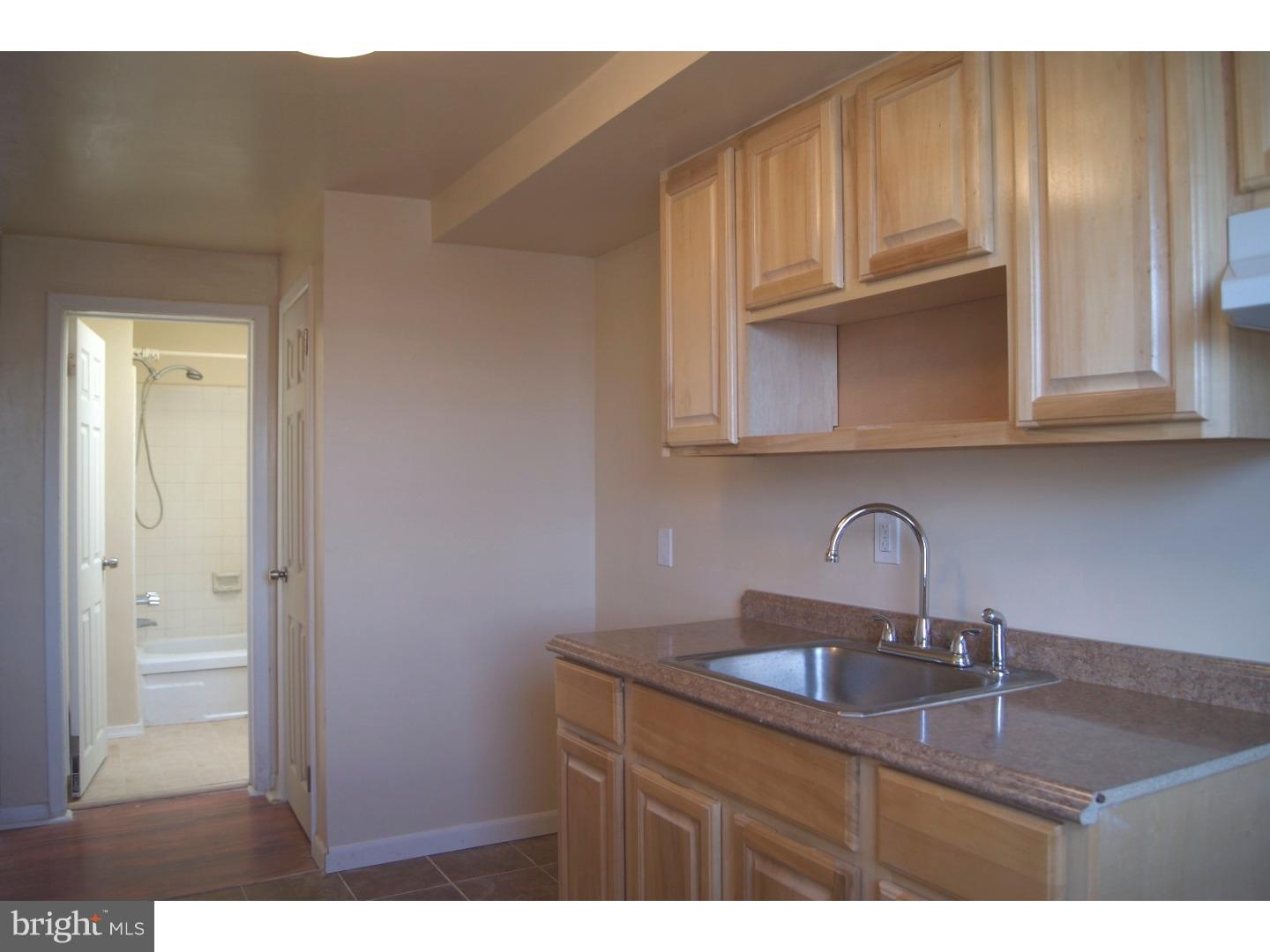 7102 Clinton Road Upper Darby, PA 19082 - Photo 5 of 8 Unit #2