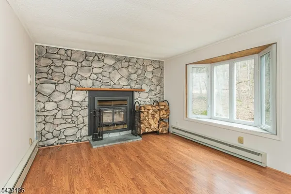 $469,000 | 4 Rocky Way, Newton, NJ 07860