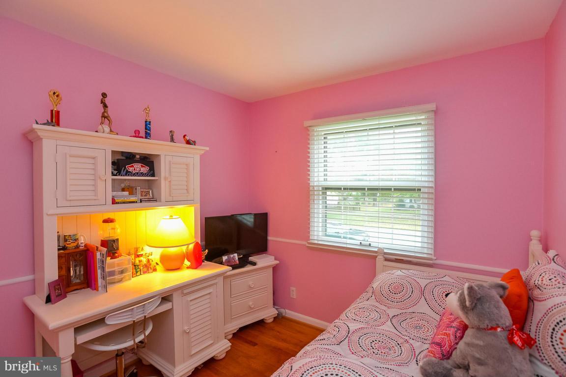 125 North Hickory Road Sterling, VA 20164 - Photo 22 of 30 Bedroom