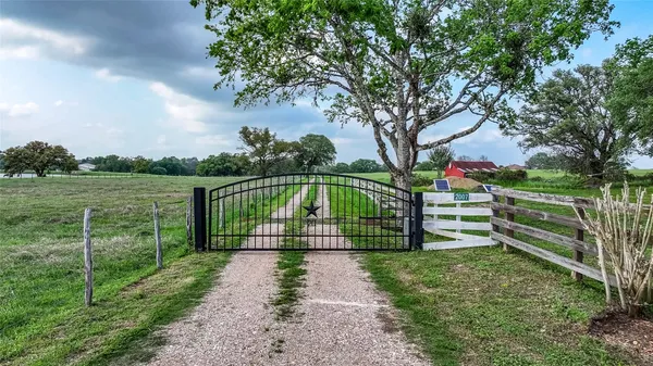 a view of park with a small garden
