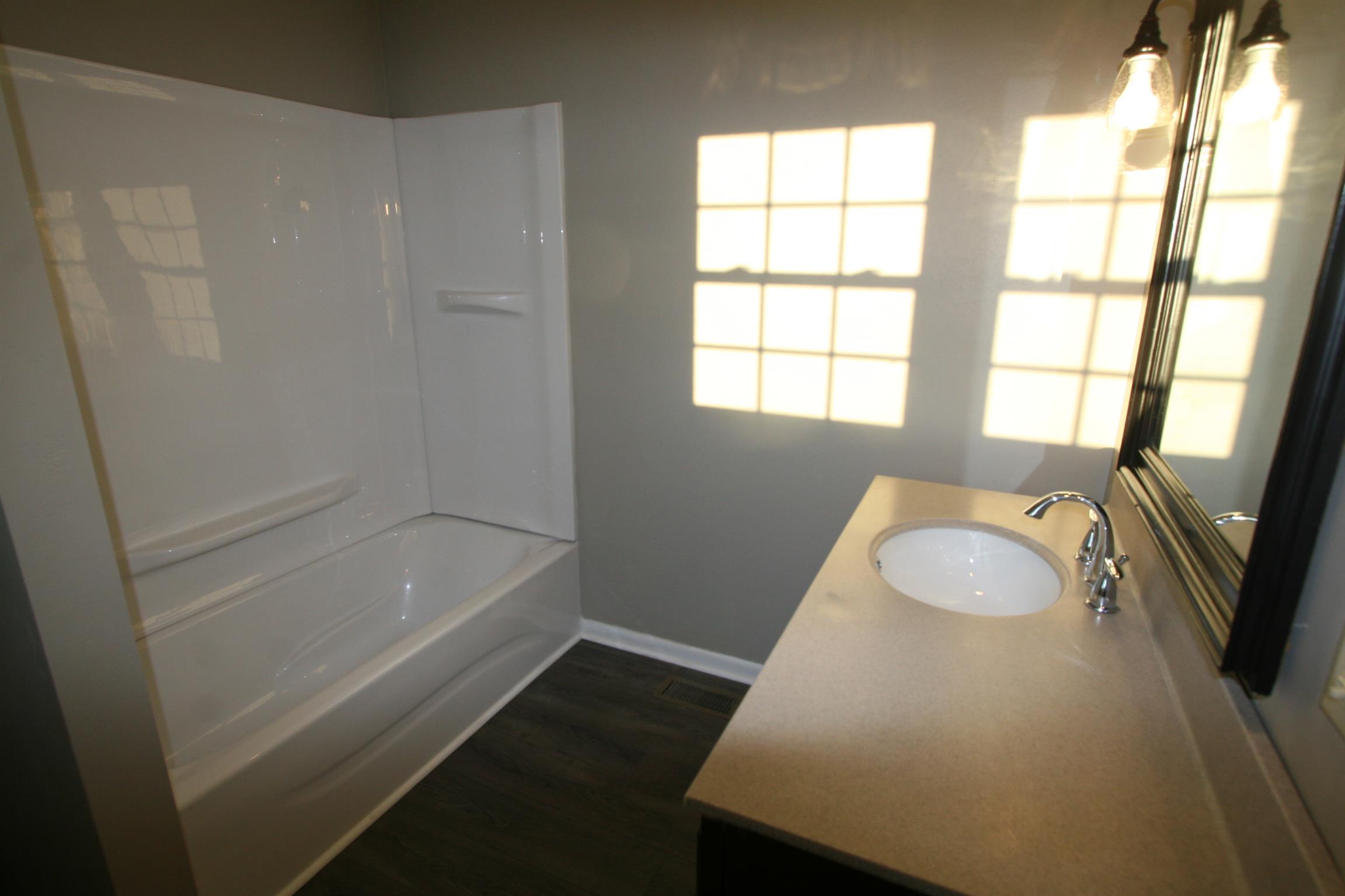 1158 Carter Blake Road Tullahoma, TN 37388 - Photo 8 of 17 Master bath.