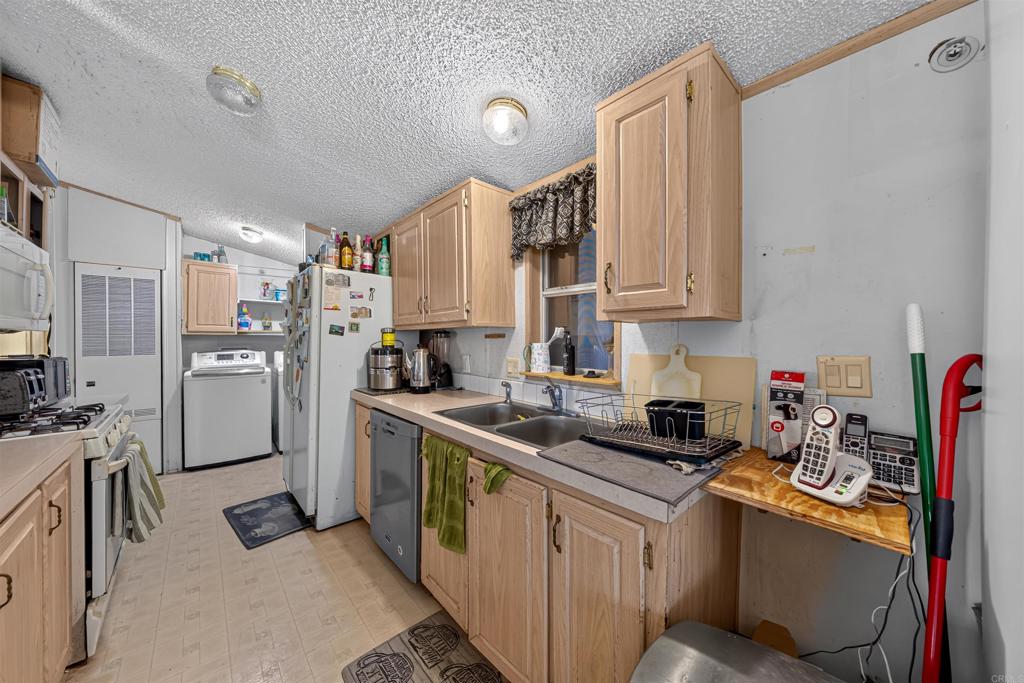 37621 Moon Valley Road Boulevard, CA 91905 - Photo 17 of 27