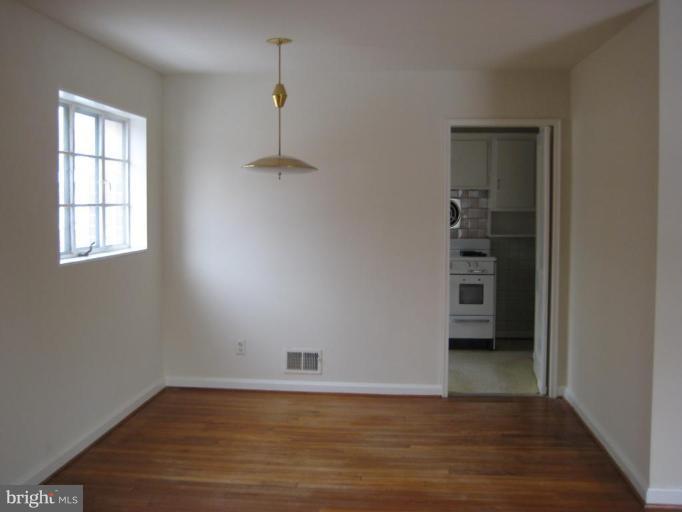 13203 Justice Road Rockville, MD 20853 - Photo 2 of 7 Dinning Room