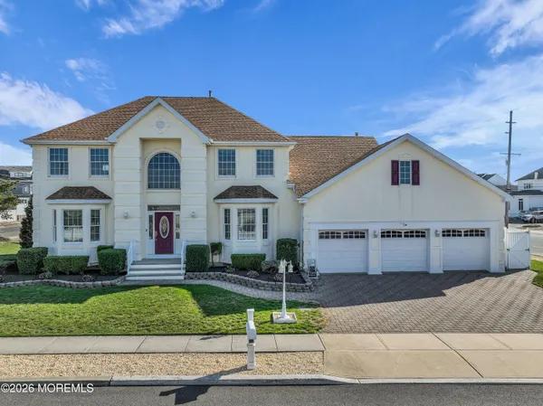 $1,999,900 | 154 Bay Avenue, Mantoloking, NJ 08738