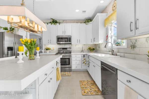 $1,999,900 | 154 Bay Avenue, Mantoloking, NJ 08738