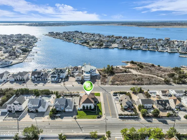 $1,999,900 | 154 Bay Avenue, Mantoloking, NJ 08738