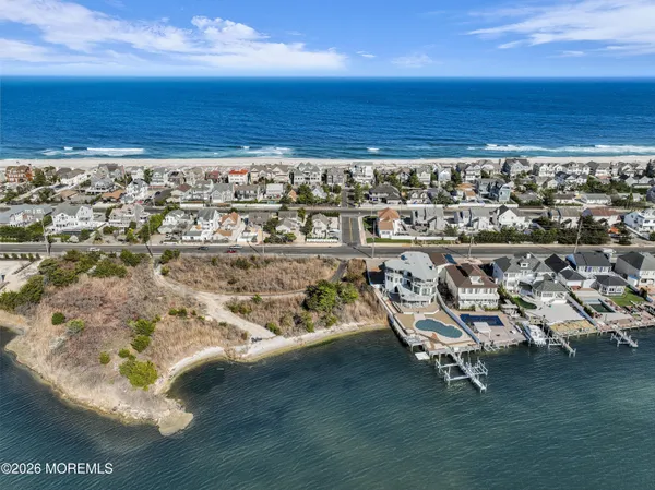 $1,999,900 | 154 Bay Avenue, Mantoloking, NJ 08738