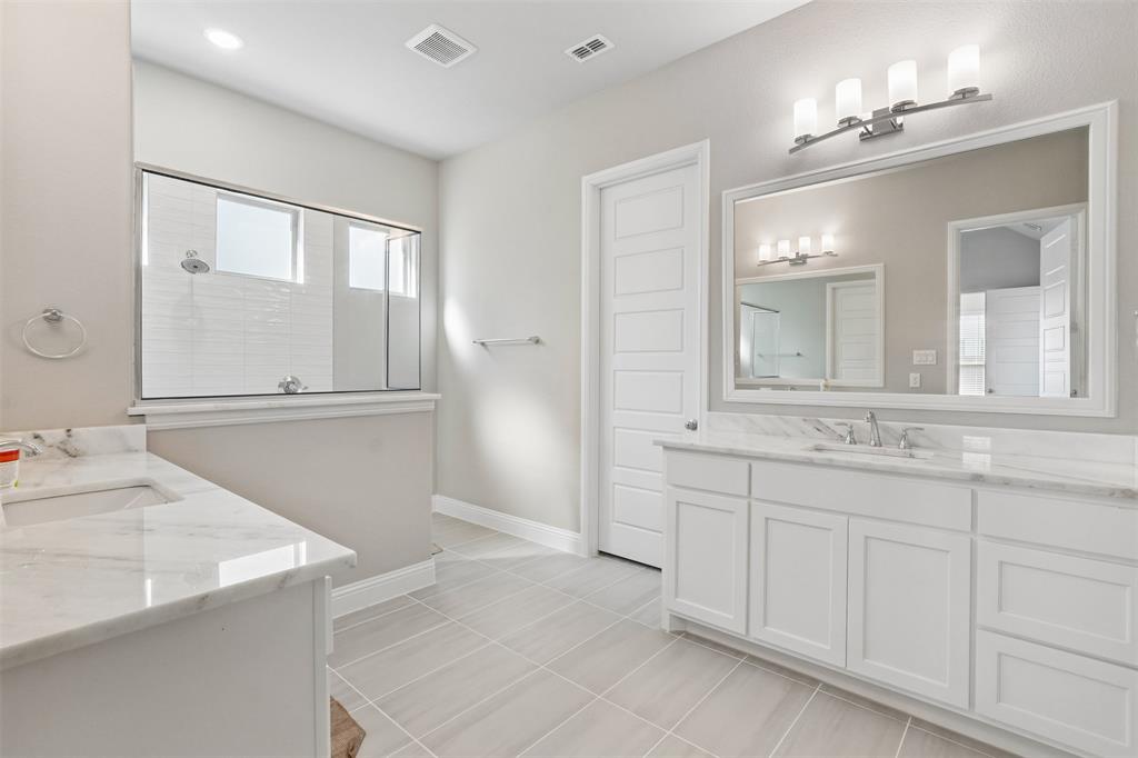 15931 Candletree Road Frisco, TX 75035 - Photo 15 of 40 Gallery Image 15