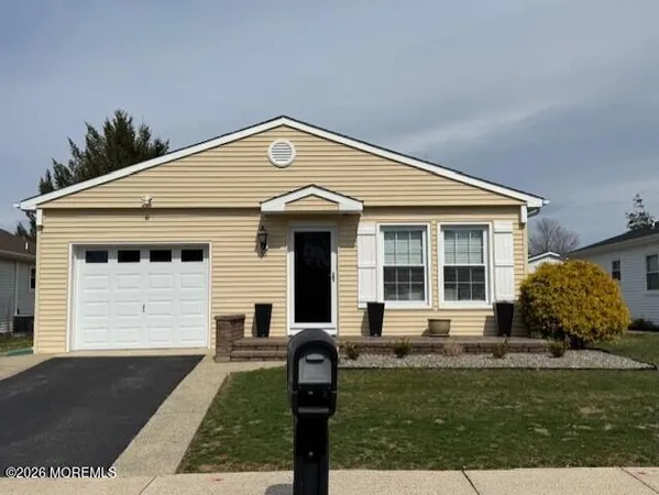 $2,300 | 16 Banning Court, Toms River, NJ 08757