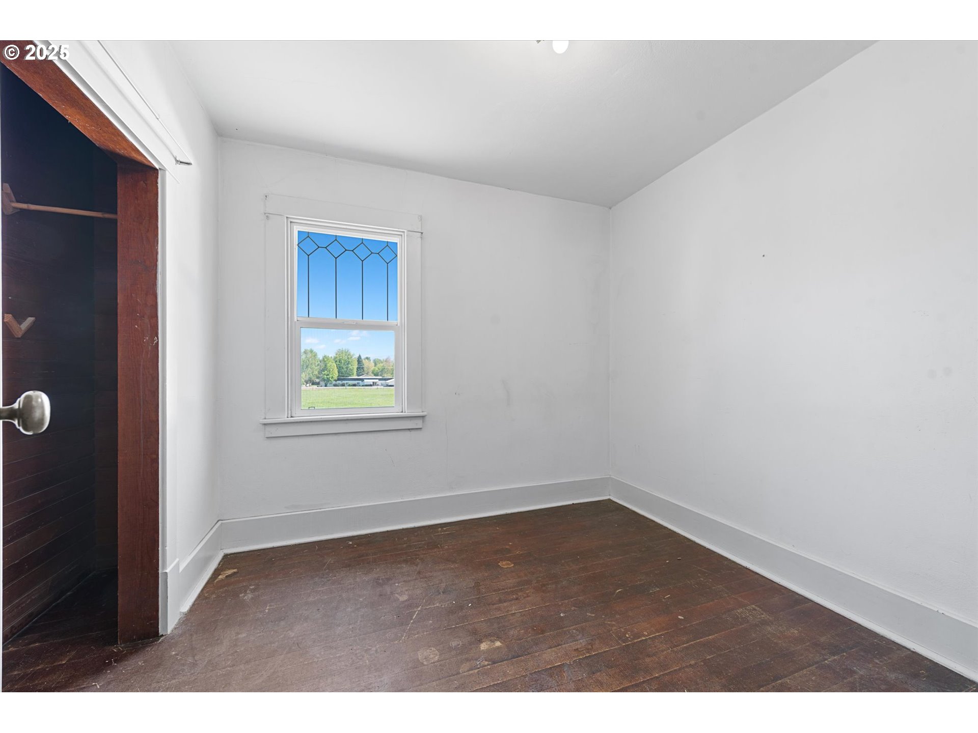 37867 Highway 414 Halfway Or 97834 Halfway, OR 97834 - Photo 22 of 48 a view of an empty room with a window