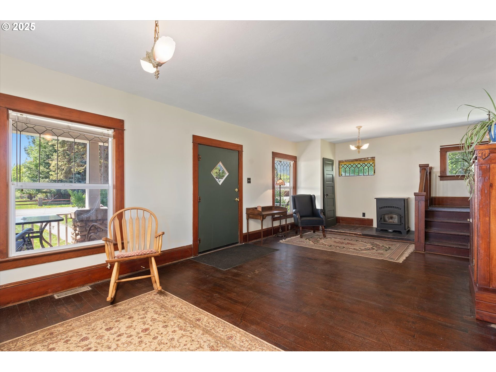 37867 Highway 414 Halfway Or 97834 Halfway, OR 97834 - Photo 5 of 48 a living room with furniture and wooden floor