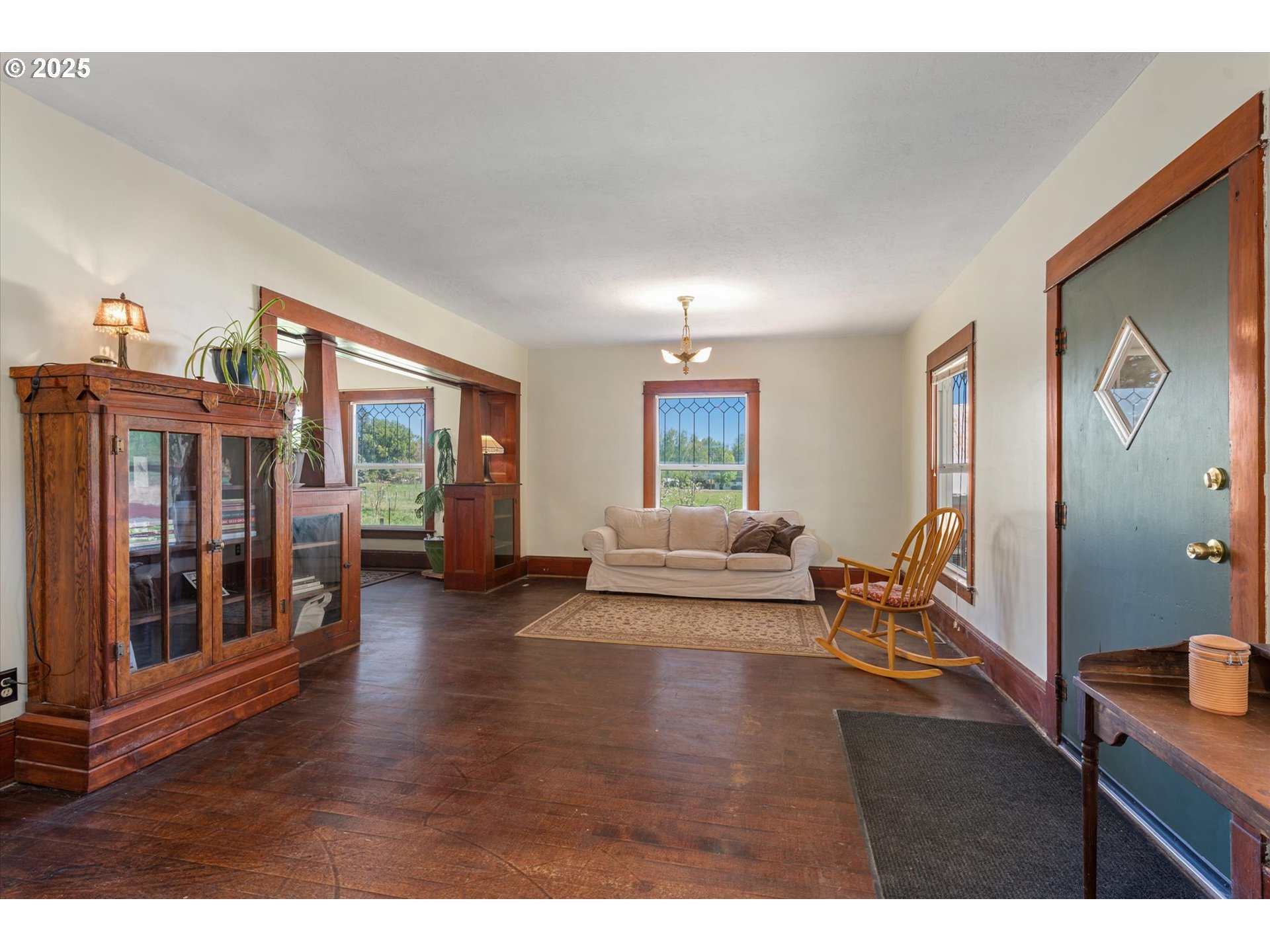 37867 Highway 414 Halfway Or 97834 Halfway, OR 97834 - Photo 8 of 48 a living room with furniture and a table