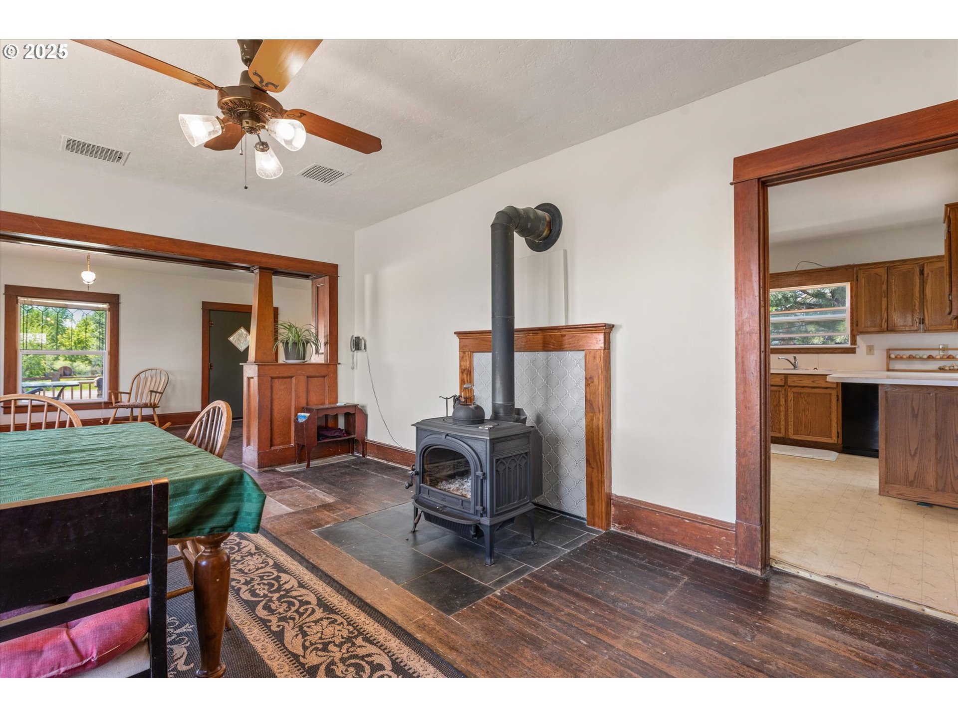37867 Highway 414 Halfway Or 97834 Halfway, OR 97834 - Photo 10 of 48 a living room with furniture and a table
